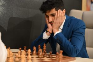 Szachy wymagają spokojnego przemyślenia każdego ruchu i długotrwałego planowania kolejnych posunięć